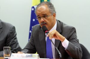 Comissão vai ouvir ministros do TSE