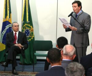 Temer aprova lei que torna crime hediondo porte de arma de uso restrito