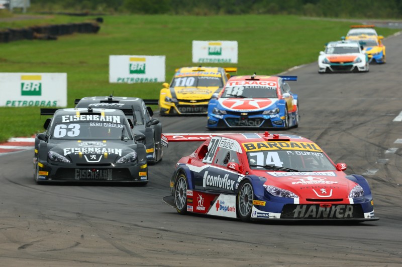 Stock Car acelera  no Autódromo de Goiânia