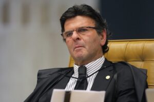 Ministro do STF nega mandado de segurança para manter posse de Lula