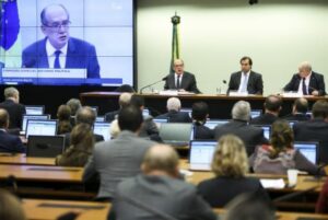 Relator da reforma eleitoral defende modelo de transição para eleições 2018