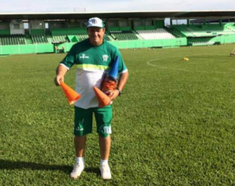 Clube demite Porto e contrata Régis