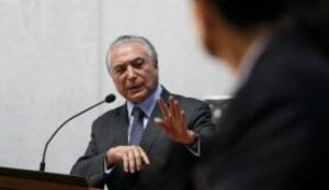 Temer diz que país "está começando a sair da recessão"