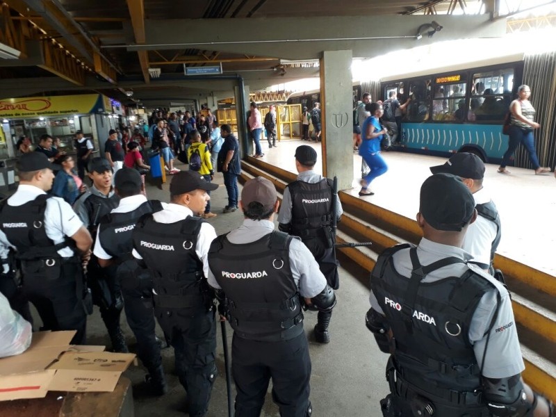 Retirada de ambulantes deve continuar