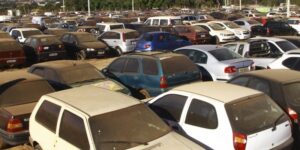Apreensões amontoam veículos em pátios do Detran