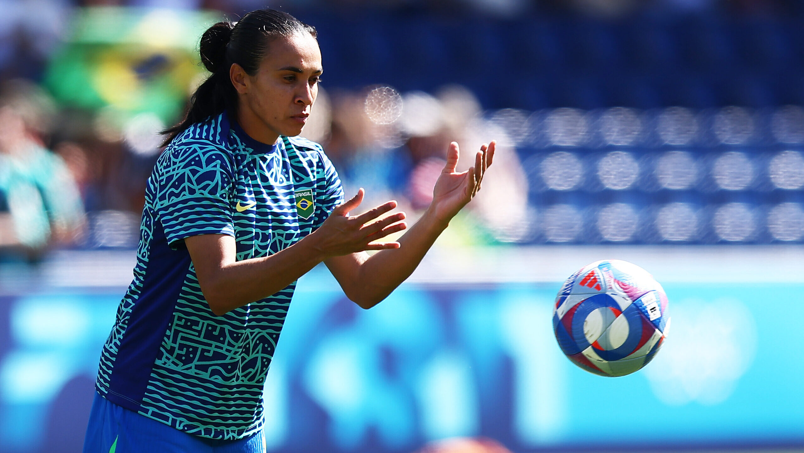 Brasil enfrenta EUA na final olímpica sem Marta como titular