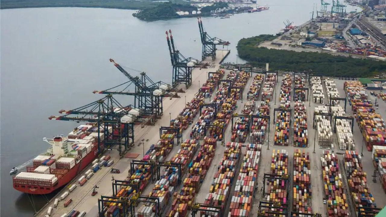 Exportações brasileiras chegam a quase US$ 200 bilhões no primeiro semestre do ano