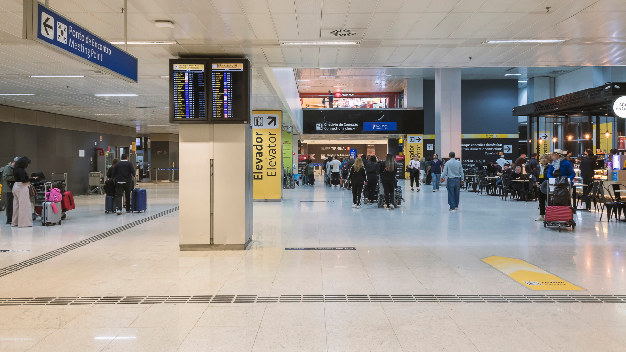 Briga entre passageiros atrasa voo da Latam no Aeroporto de Vitória