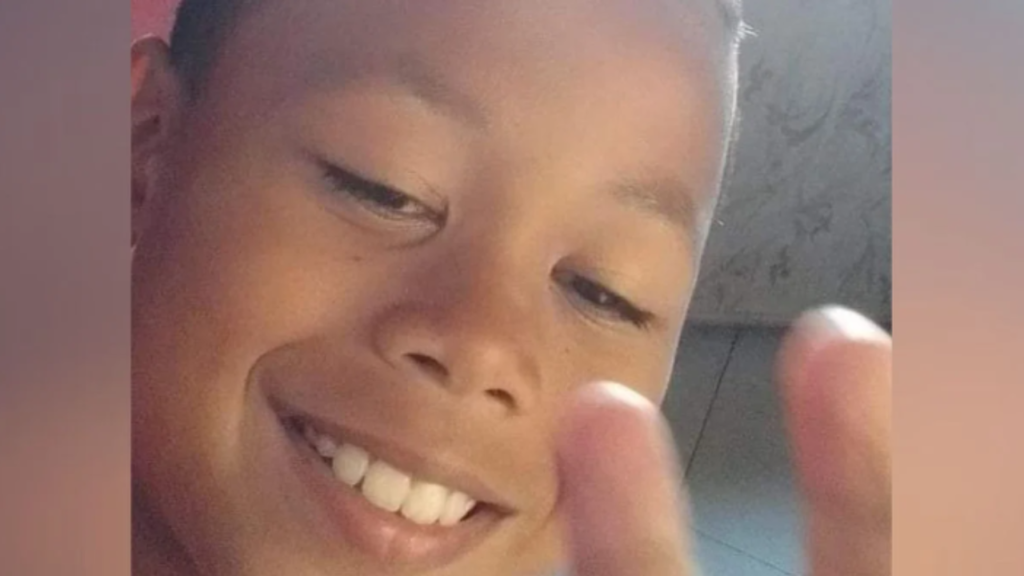 Menino de 8 anos é encontrado morto e sem bermuda dentro do Rio Doce em Linhares