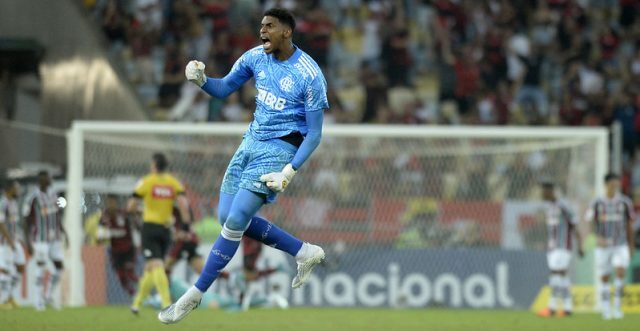 Hugo Souza em classico do Flamengo contra o Fluminense 640x427 1 e1719841866440