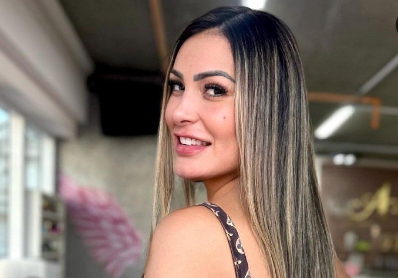 Andressa Urach quer abrir igreja dos pecadores