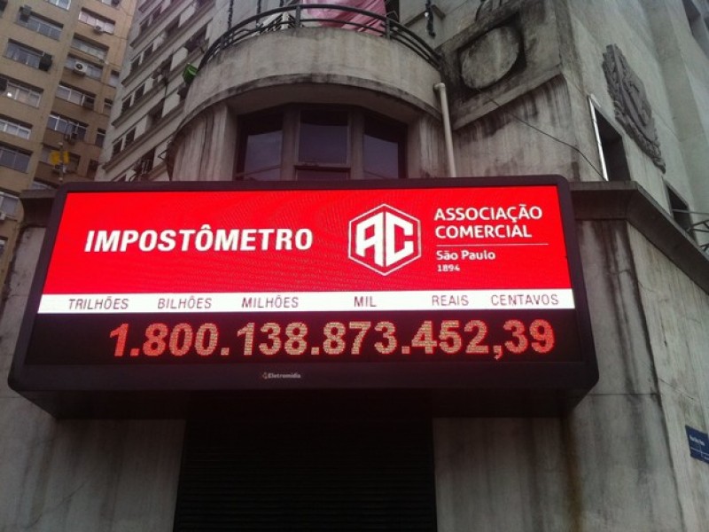 Volume de impostos pagos pelos brasileiros sobe 8% em 12 meses