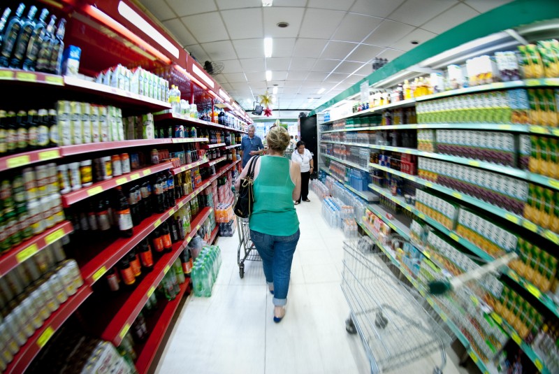 Vendas de supermercados registram quedas