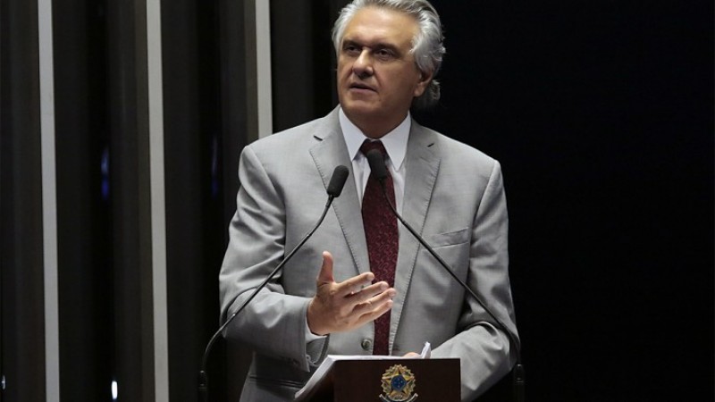 Caiado fica fora de votação sobre caso Aécio