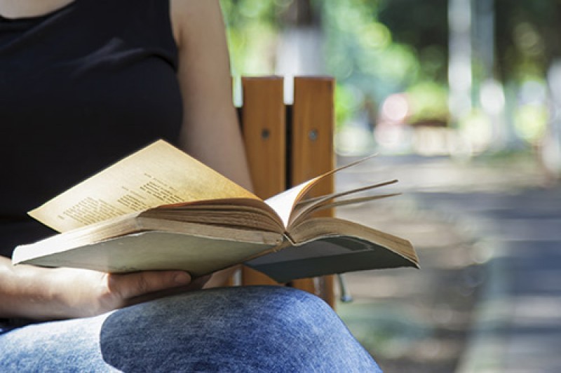 Fundação do Livro promove leitura compartilhada para formar novos leitores