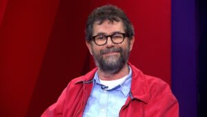 Escritor Marçal Aquino discute literatura e inspiração no ‘Estação Plural’ da TV