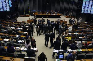 Câmara discute lobby e mortes no trânsito