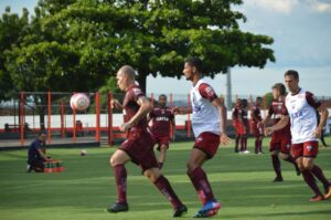 Atlético contrata volante Rômulo