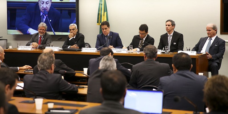 Audiência debate reflexo da política de preços de combustíveis