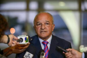 Ex-governador e ex-secretários atrás das grades