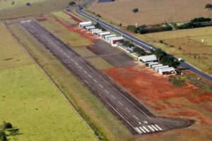 Ministério dos Transportes assina termo que autoriza recursos para aeroporto