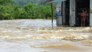 Inundações e deslisamentos deixam mais de 100 mortos no Sri Lanka