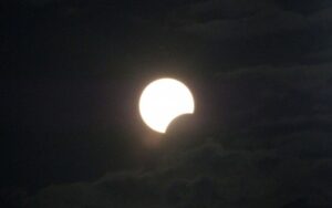 Eclipse da Lua pode ser visto hoje em todo o Brasil