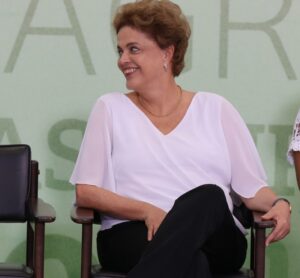 Líderes se manifestam sobre relatório que trata do impeachment de Dilma