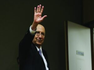 Meirelles deixa cargo para disputar eleições