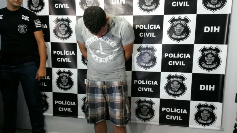 Vítima foi assassinada com faca que ela deu de presente