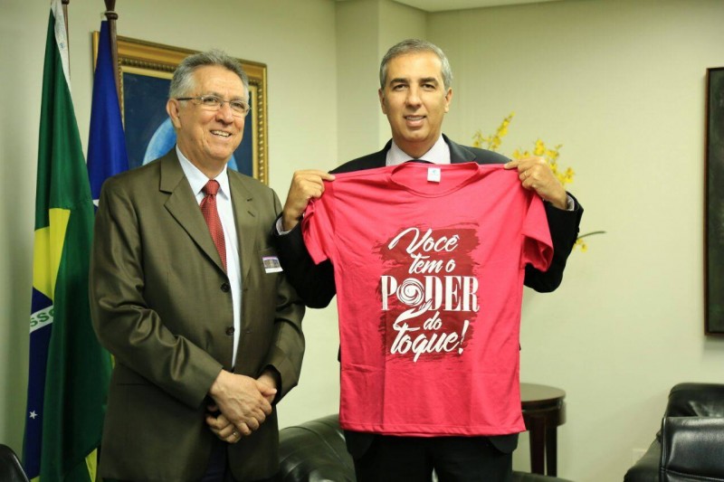 José Eliton destaca importância da campanha de combate ao câncer