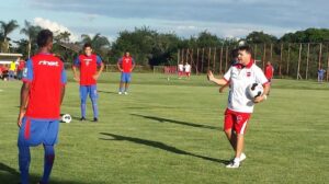 Vila Nova tenta vitória inédita contra o Internacional para manter sonho do aces