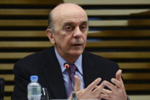 Serra diz a empresários que há fator positivo na economia