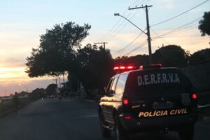 Polícia deflagra operação contra roubo de veículos na capital