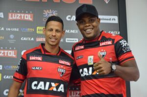 Atlético apresenta mais dois jogadores recém-contratados: um meia e um atacante