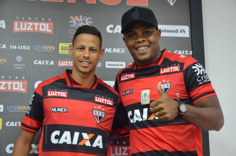 Atlético apresenta mais dois jogadores recém-contratados: um meia e um atacante