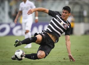 Corinthians e Santos têm semana agitada