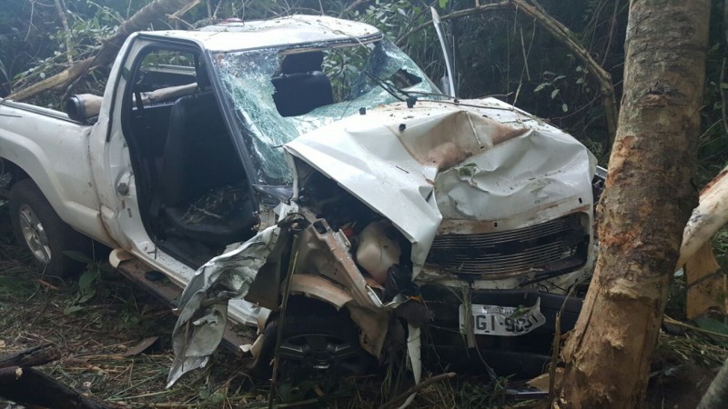 Uma pessoa morre e outras duas ficam feridas em acidente na BR-153