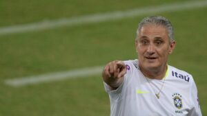 Tite entre os 10  melhores do mundo