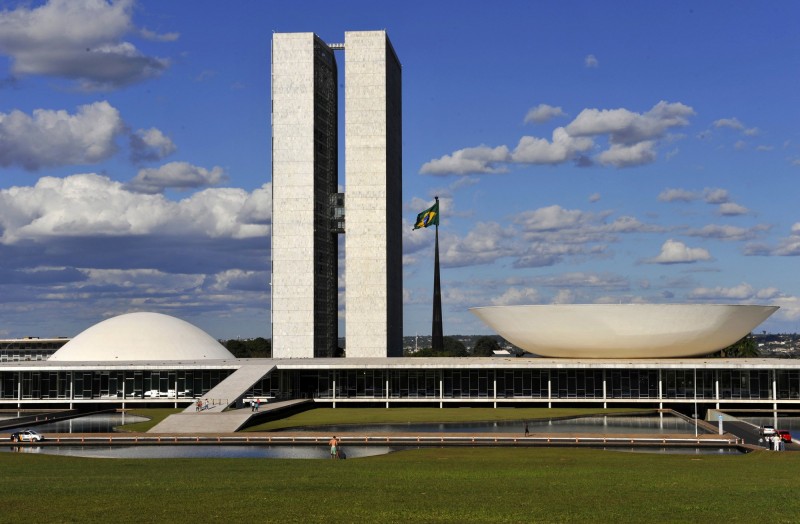 Câmara aprova texto-base da MP que cria a Taxa de Longo Prazo