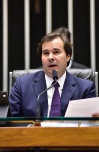 Rodrigo Maia defende harmonia