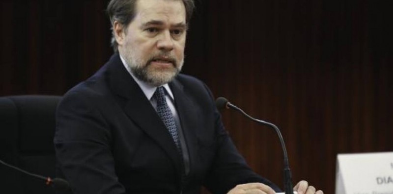 Ministro pede parecer da PGR sobre Maluf