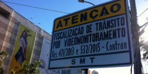 Infrações de videomonitoramento de trânsito tem queda na capital