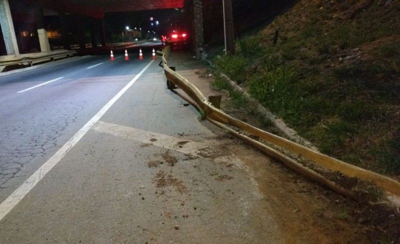 Acidente na Marginal Botafogo mata motociclista