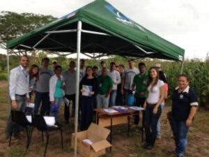 Emater apresenta variedades de milho e sorgo durante visita técnica em Mineiros