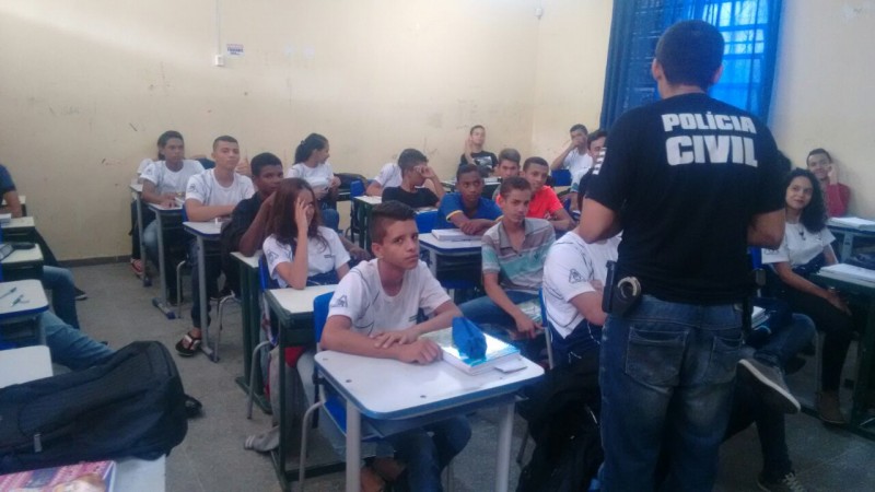 Palestrante do "Escola sem Drogas" alerta sobre casos de alcoolismo juvenil