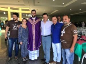 Almoço solidário na Matriz é feito para o Natal