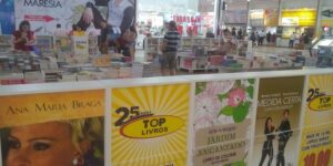 Feira do livro com preços populares ocorre em maio e junho