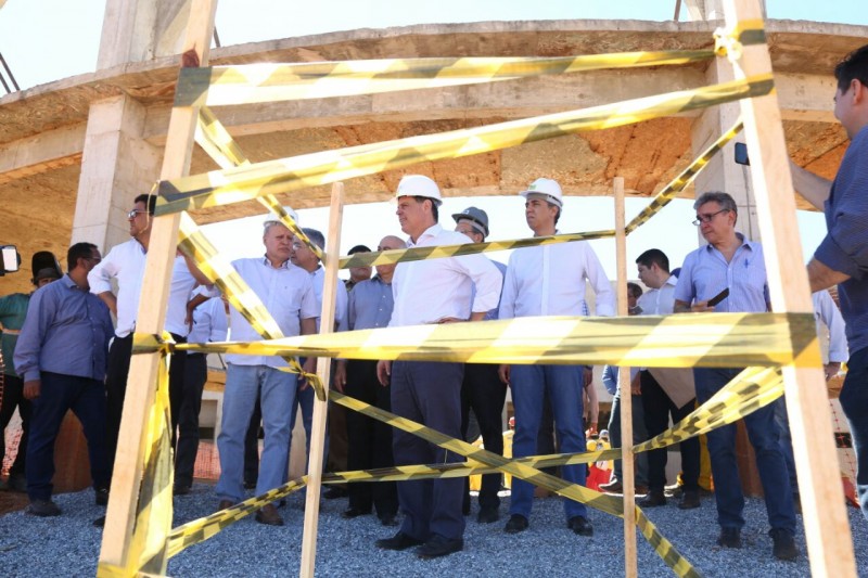 Governo vistoria obra do Credeq em Goianésia