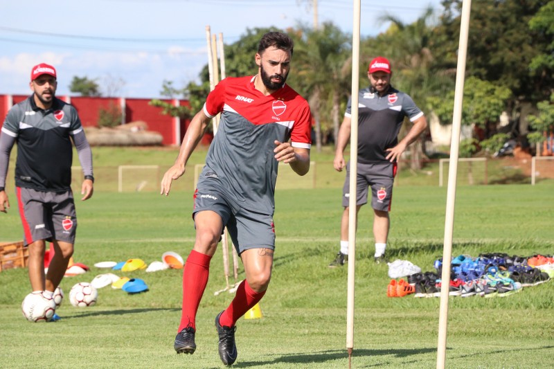 Em duelo da recuperação